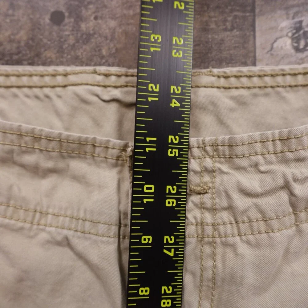 Levi's Cargo Shorts - Men's Size‎ 32 Beige